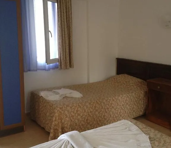 Hotel R.e.d. 3*