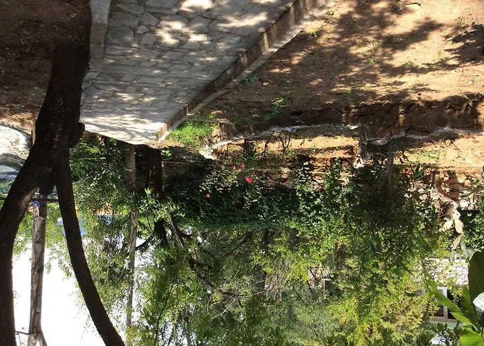 R.e.d. Hotel