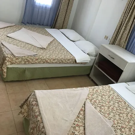 Hotel R.e.d.