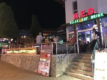 Hotel R.e.d.